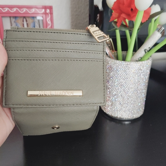 Steve Madden Wallet - Picture 5 of 7